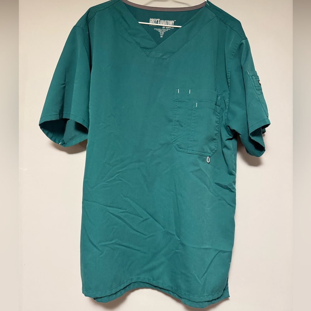 2/$40 GREY’S ANATOMY Men’s Scrub Top